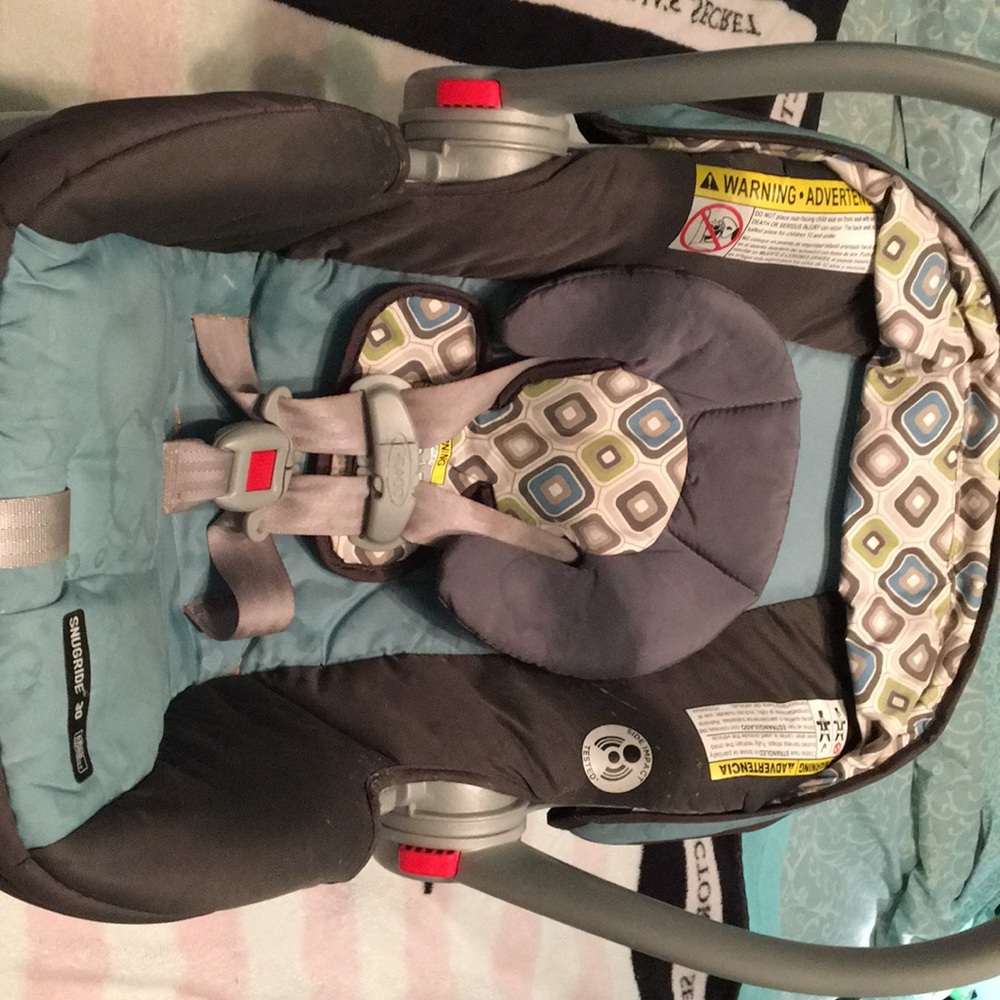 Newborn car seat and base